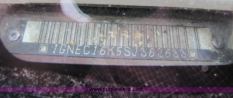 image for item 2398 1995 Chevrolet C1500 Suburban