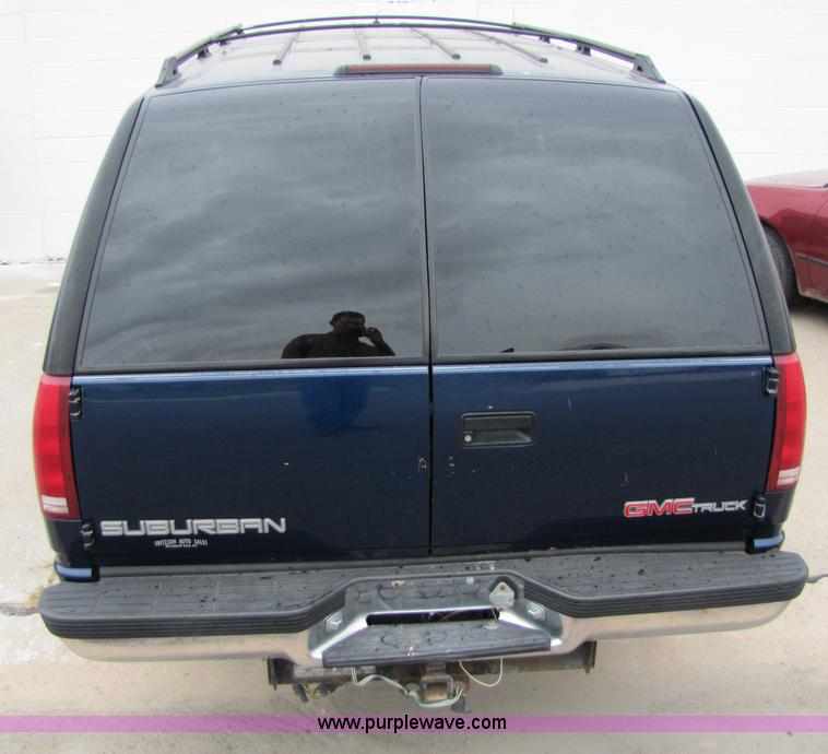 image for item 2399 1995 GMC K1500 Suburban