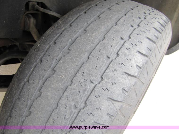 image for item 2399 1995 GMC K1500 Suburban