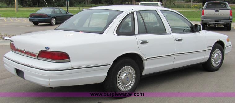 image for item 2414 1993 Ford Crown Victoria Police Interceptor