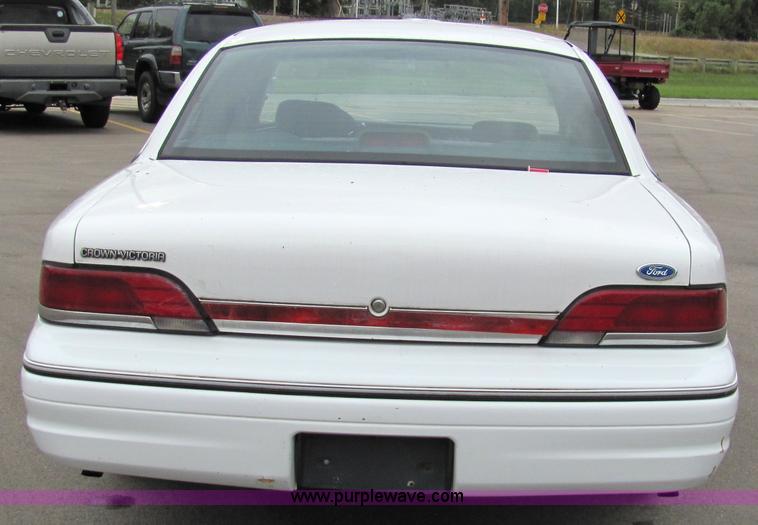 image for item 2414 1993 Ford Crown Victoria Police Interceptor