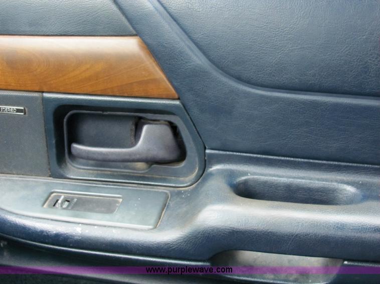 image for item 2414 1993 Ford Crown Victoria Police Interceptor