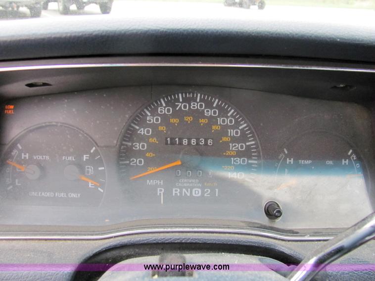 image for item 2414 1993 Ford Crown Victoria Police Interceptor