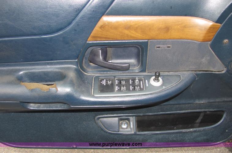 image for item 2414 1993 Ford Crown Victoria Police Interceptor