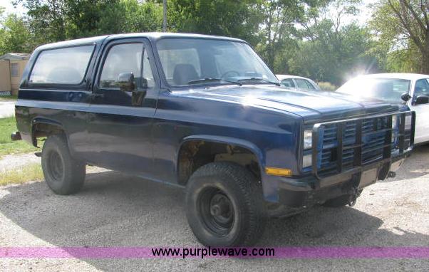 image for item 2579 1985 Chevrolet D10 Military Blazer