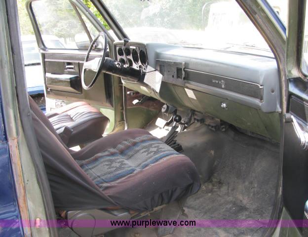 image for item 2579 1985 Chevrolet D10 Military Blazer