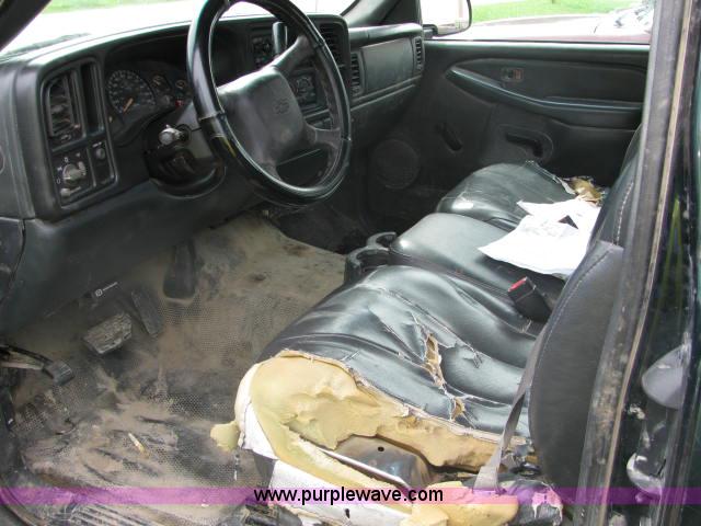 image for item 2580 2002 Chevrolet C2500HD Silverado pickup truck