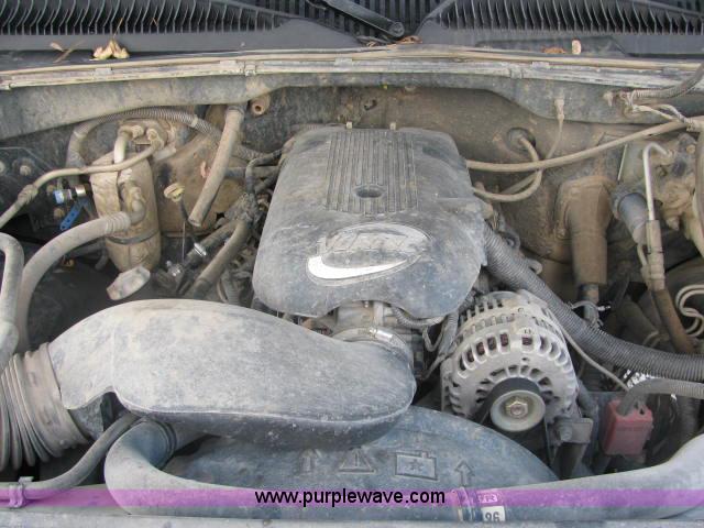 image for item 2580 2002 Chevrolet C2500HD Silverado pickup truck