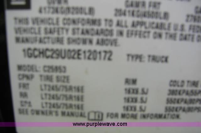 image for item 2580 2002 Chevrolet C2500HD Silverado pickup truck