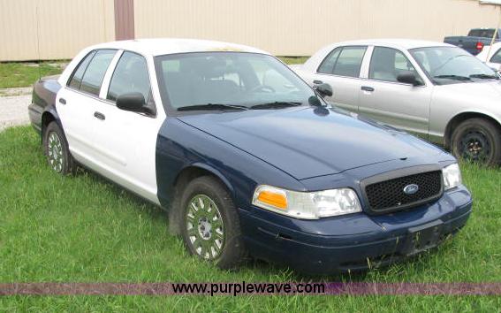 image for item 2582 2005 Ford Crown Victoria Police Interceptor