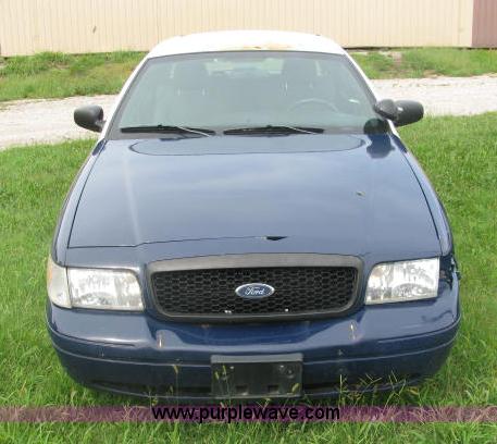 image for item 2582 2005 Ford Crown Victoria Police Interceptor