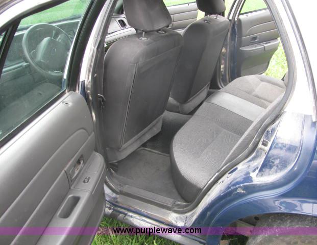 image for item 2582 2005 Ford Crown Victoria Police Interceptor