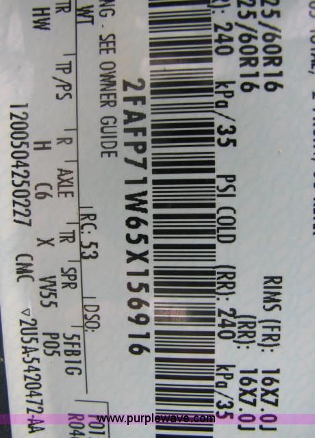 image for item 2582 2005 Ford Crown Victoria Police Interceptor