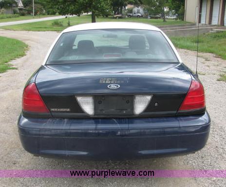 image for item 2583 2005 Ford Crown Victoria Police Interceptor