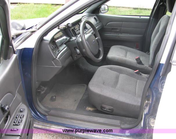 image for item 2583 2005 Ford Crown Victoria Police Interceptor