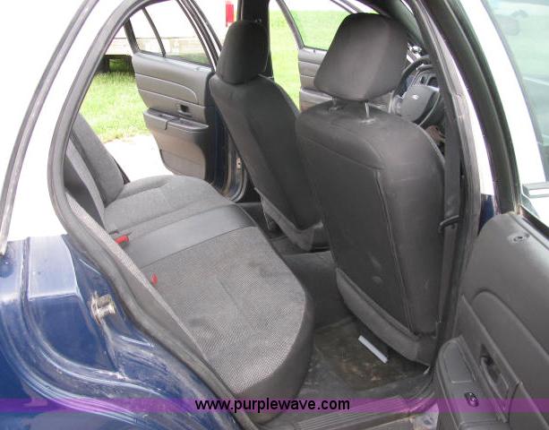 image for item 2583 2005 Ford Crown Victoria Police Interceptor