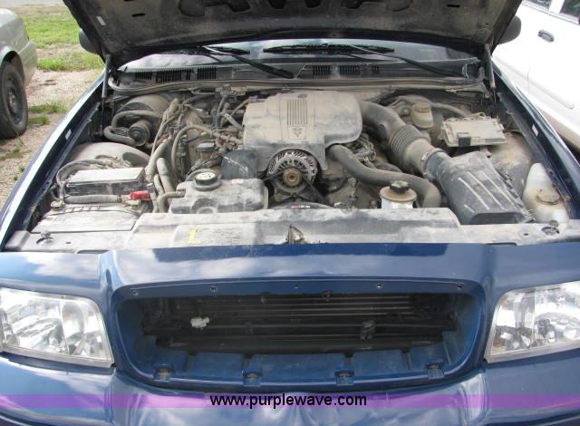 image for item 2583 2005 Ford Crown Victoria Police Interceptor