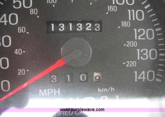 image for item 2585 2003 Ford Crown Victoria Police Interceptor