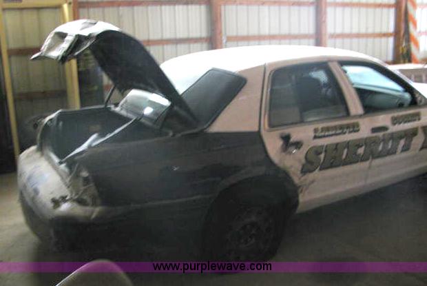 image for item 2589 2005 Ford Crown Victoria Police Interceptor
