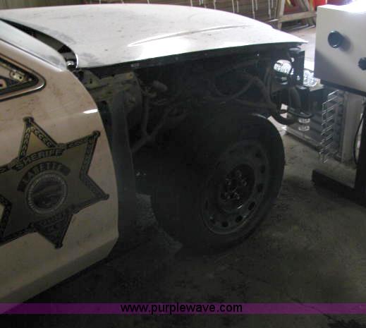 image for item 2589 2005 Ford Crown Victoria Police Interceptor