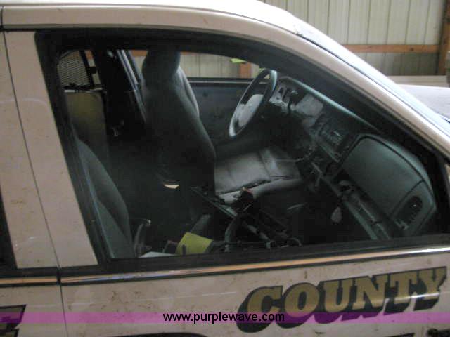 image for item 2589 2005 Ford Crown Victoria Police Interceptor
