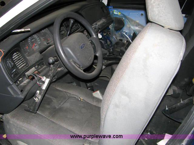 image for item 2589 2005 Ford Crown Victoria Police Interceptor