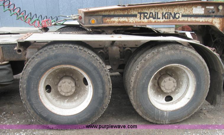 image for item 2647 1984 Ford Conventional LTL9000 semi truck