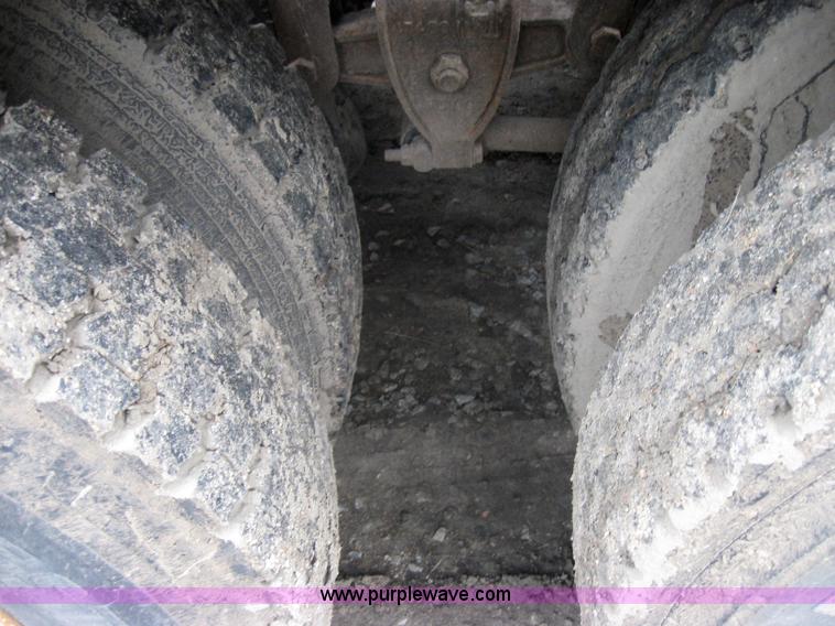 image for item 2647 1984 Ford Conventional LTL9000 semi truck