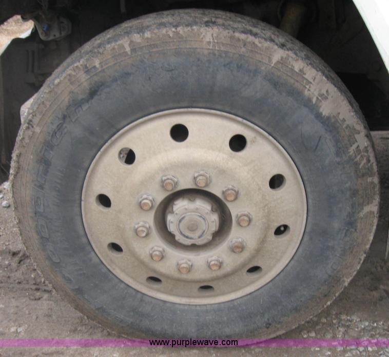 image for item 2647 1984 Ford Conventional LTL9000 semi truck