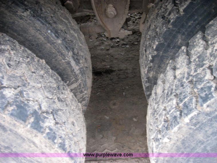 image for item 2647 1984 Ford Conventional LTL9000 semi truck