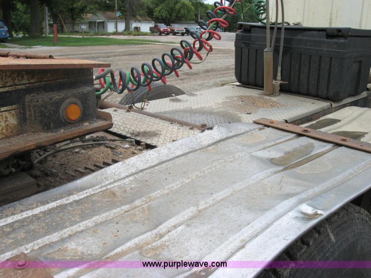 image for item 2647 1984 Ford Conventional LTL9000 semi truck