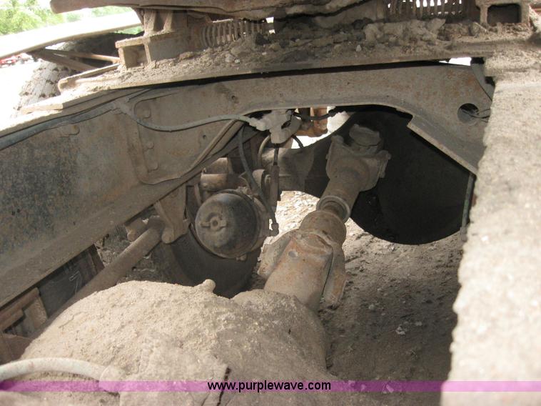 image for item 2647 1984 Ford Conventional LTL9000 semi truck