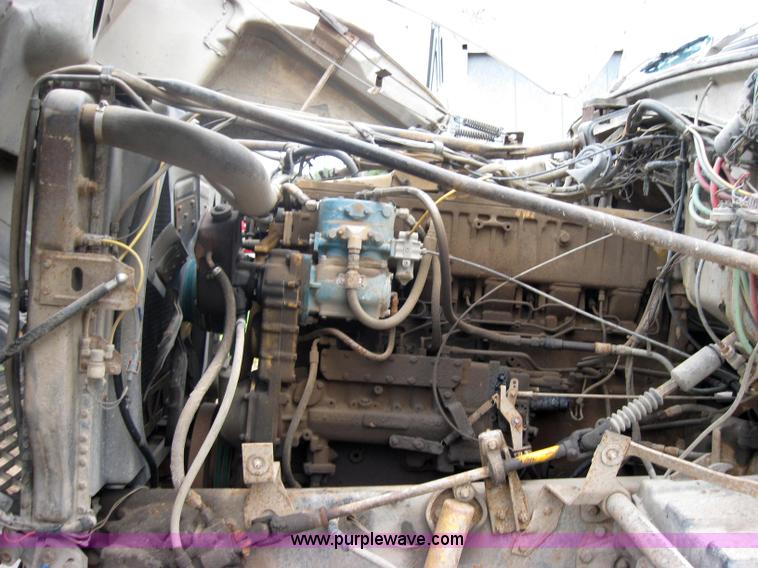 image for item 2647 1984 Ford Conventional LTL9000 semi truck