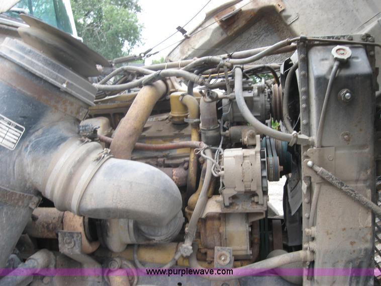 image for item 2647 1984 Ford Conventional LTL9000 semi truck