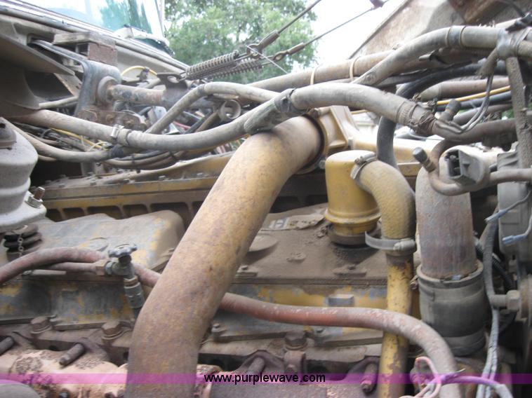 image for item 2647 1984 Ford Conventional LTL9000 semi truck