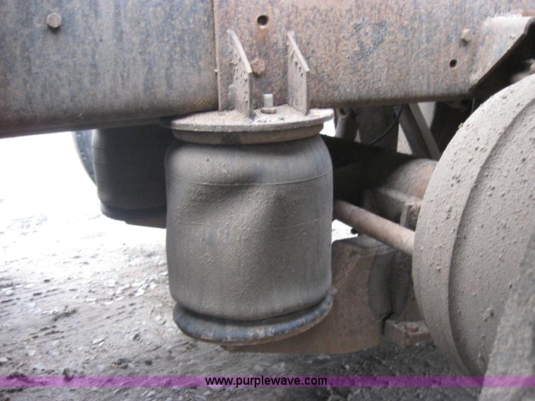 image for item 2647 1984 Ford Conventional LTL9000 semi truck