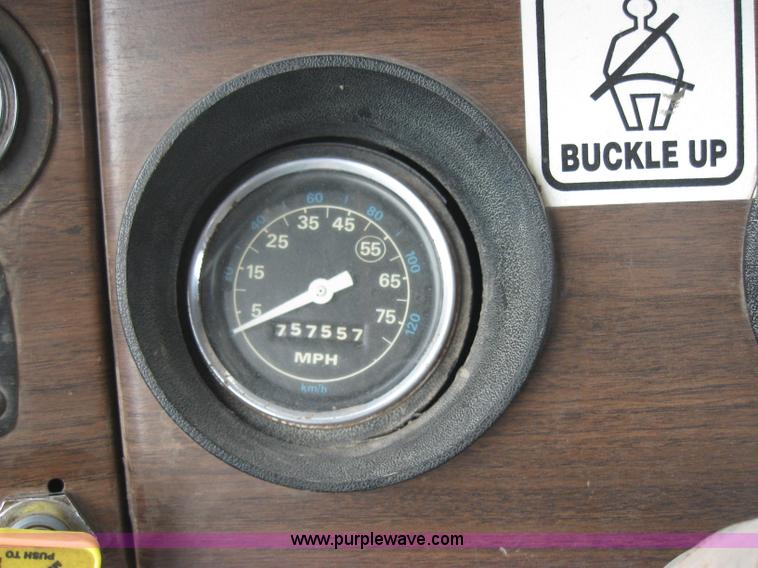 image for item 2647 1984 Ford Conventional LTL9000 semi truck