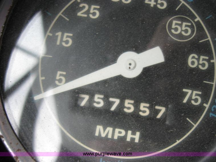 image for item 2647 1984 Ford Conventional LTL9000 semi truck