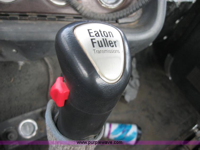 image for item 2647 1984 Ford Conventional LTL9000 semi truck