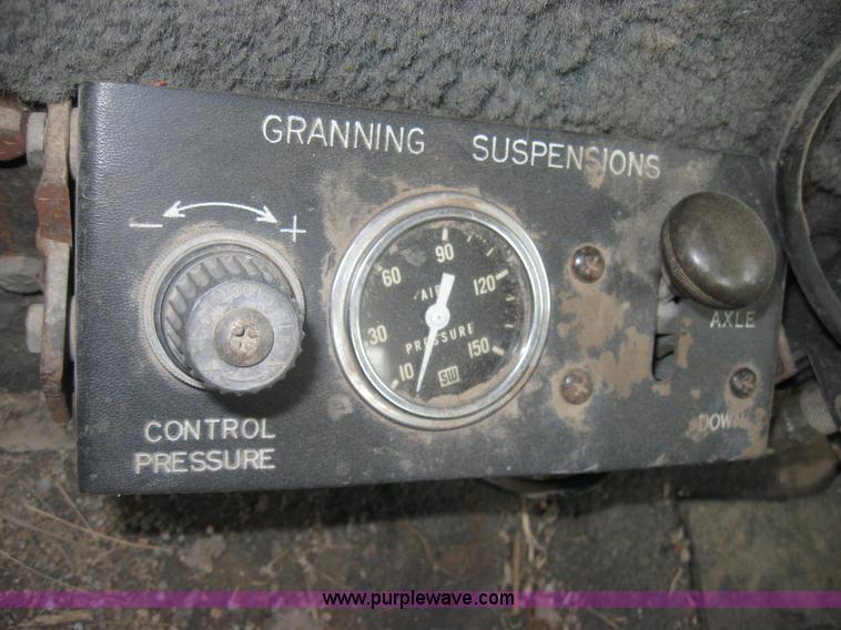 image for item 2647 1984 Ford Conventional LTL9000 semi truck