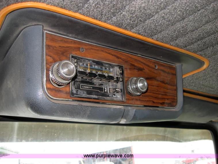 image for item 2647 1984 Ford Conventional LTL9000 semi truck