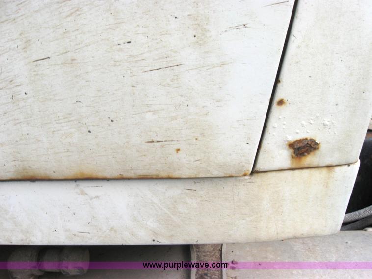 image for item 2647 1984 Ford Conventional LTL9000 semi truck