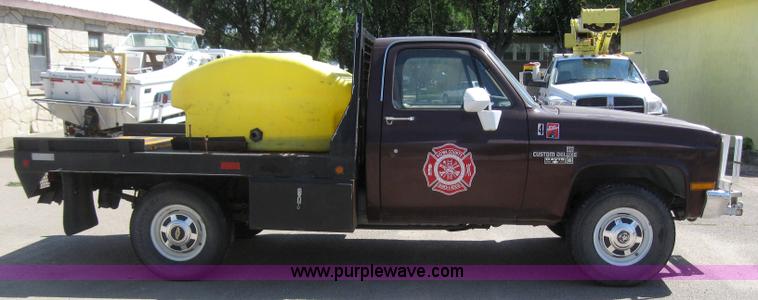 image for item 2984 1983 Chevrolet K20 Custom Deluxe pickup truck