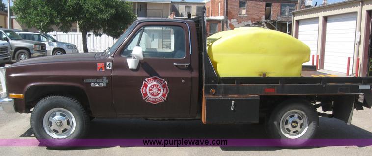 image for item 2984 1983 Chevrolet K20 Custom Deluxe pickup truck