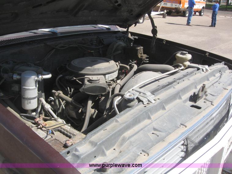 image for item 2984 1983 Chevrolet K20 Custom Deluxe pickup truck