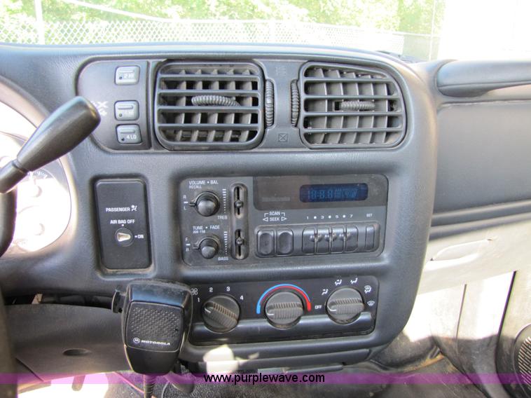 image for item 4649 2000 Chevrolet S10 pickup truck