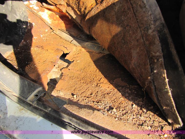 image for item 4649 2000 Chevrolet S10 pickup truck