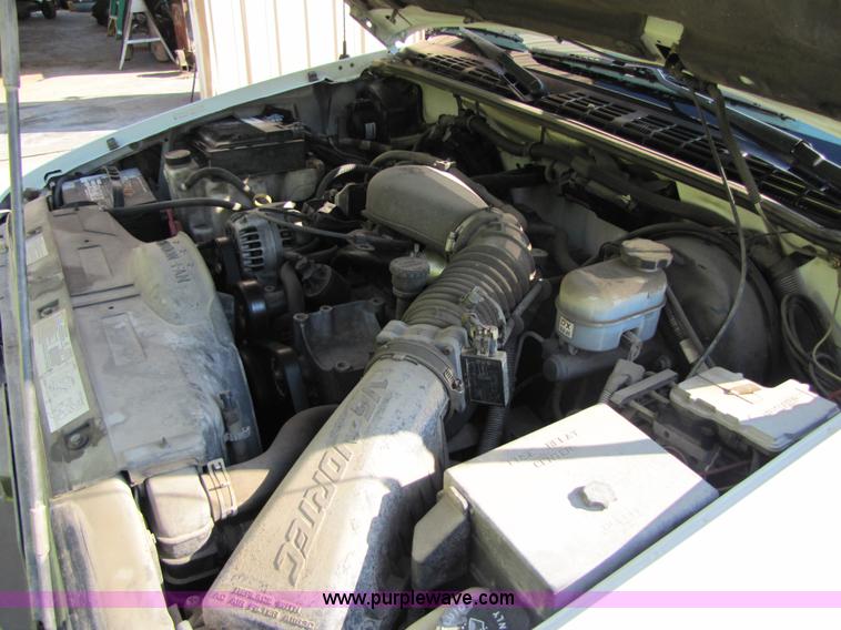 image for item 4649 2000 Chevrolet S10 pickup truck