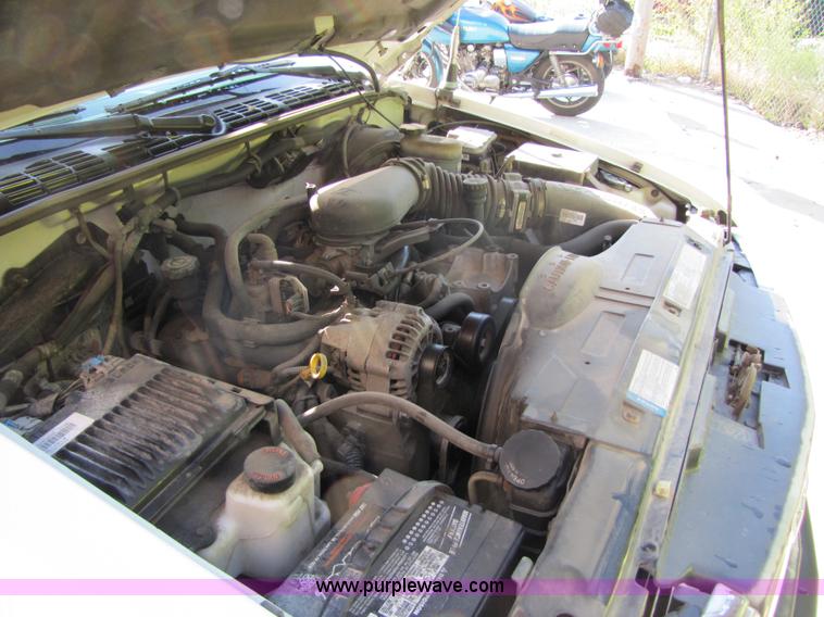 image for item 4649 2000 Chevrolet S10 pickup truck