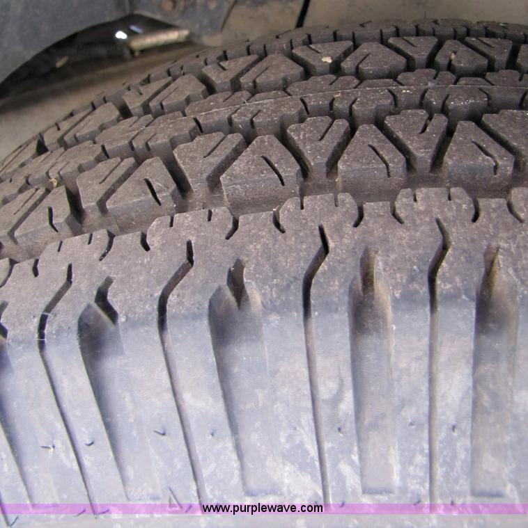 image for item 4649 2000 Chevrolet S10 pickup truck